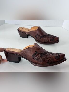 ROPER Mary Waxy Free Flow Embroidered Snip Toe Mules Shoes Western Boho